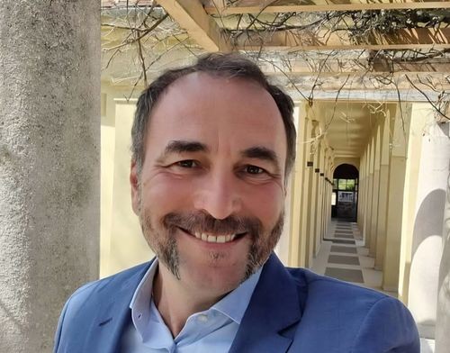 Földvári-Oláh Csaba beszélget Klestenitz Tibor sajtótörténésszel Budapest